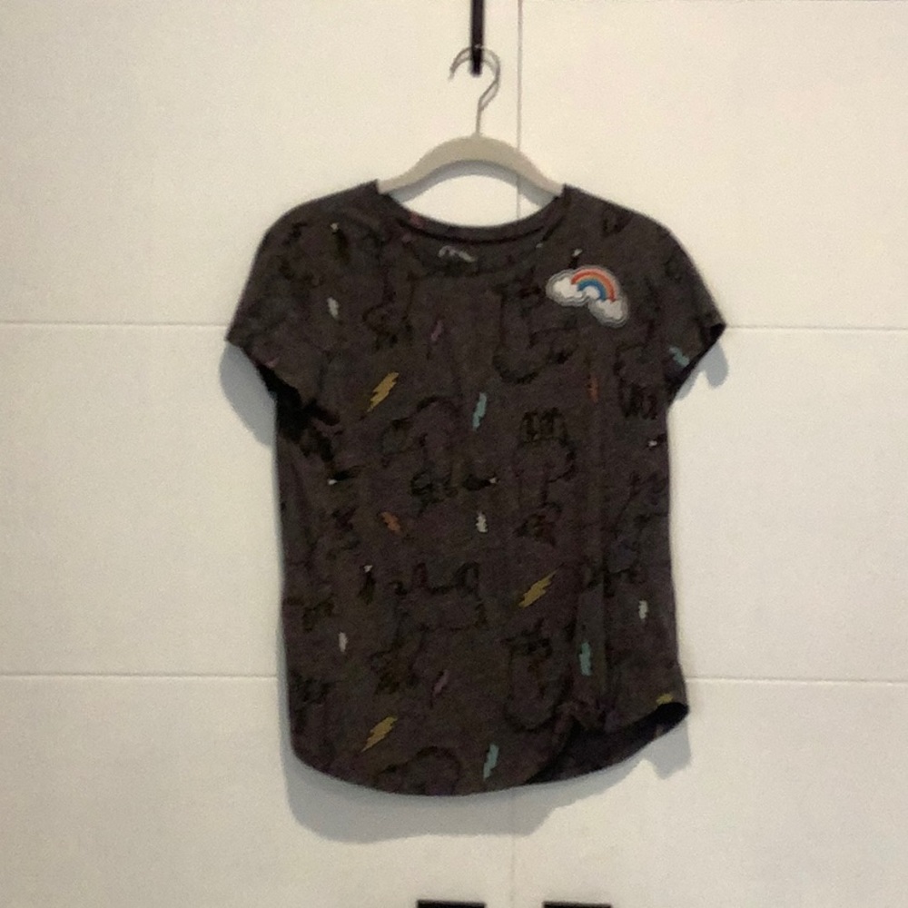 Grey t shirt